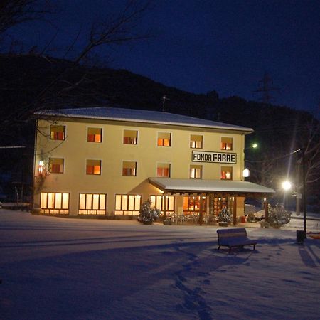 Fonda Farre Hotel Baro  Bagian luar foto